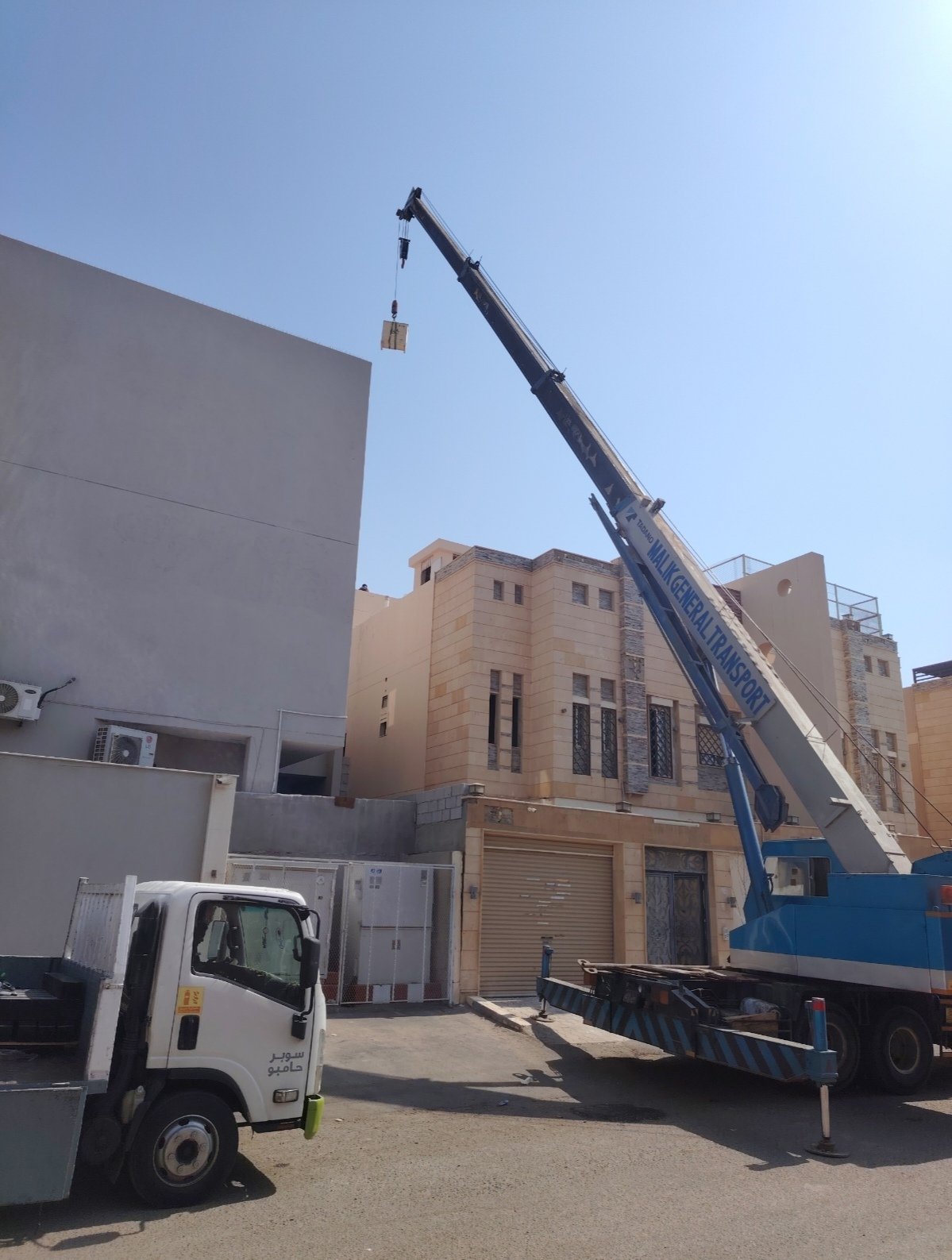 عمارة الأستاذ سالم المطيري — حي المهدية — مصاعد بالرياض