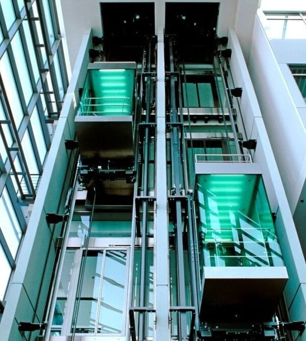 صيانة مصاعد قديمة